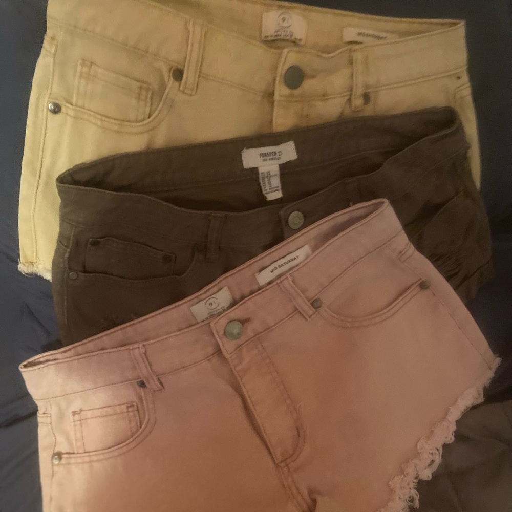 3 pair of size 6 color shorts
